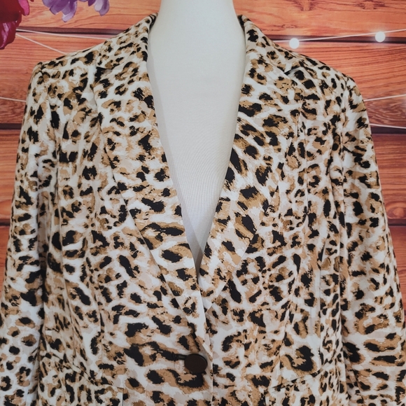 ⚡SALE! Calvin Klein Leopard Print Blazer - Picture 4 of 9
